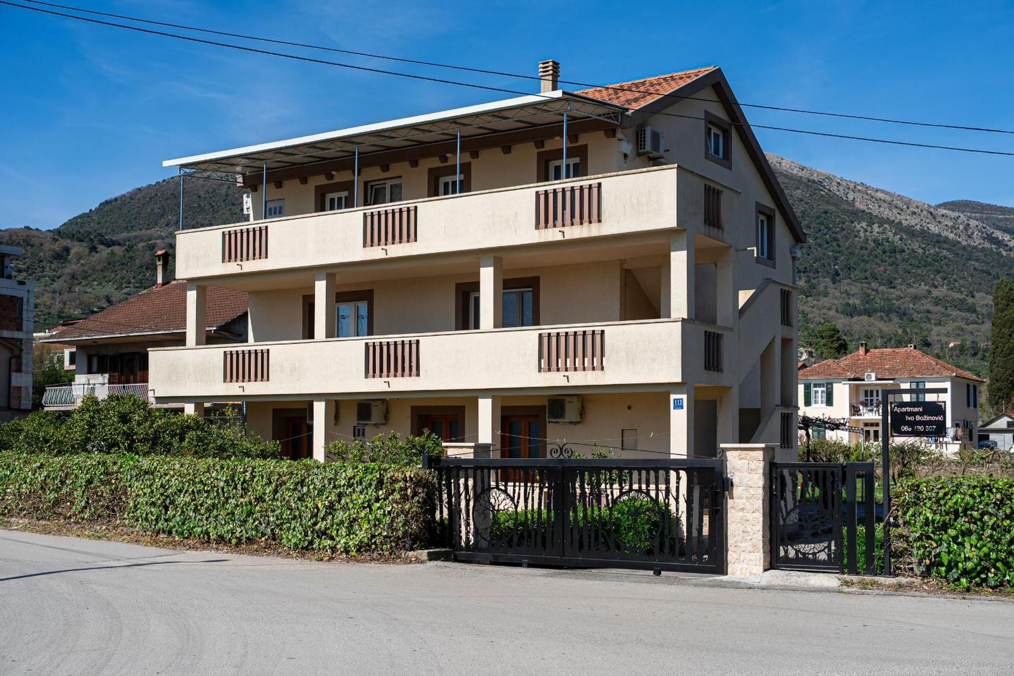 Apartments Ivo Bozinovic ティヴァト エクステリア 写真
