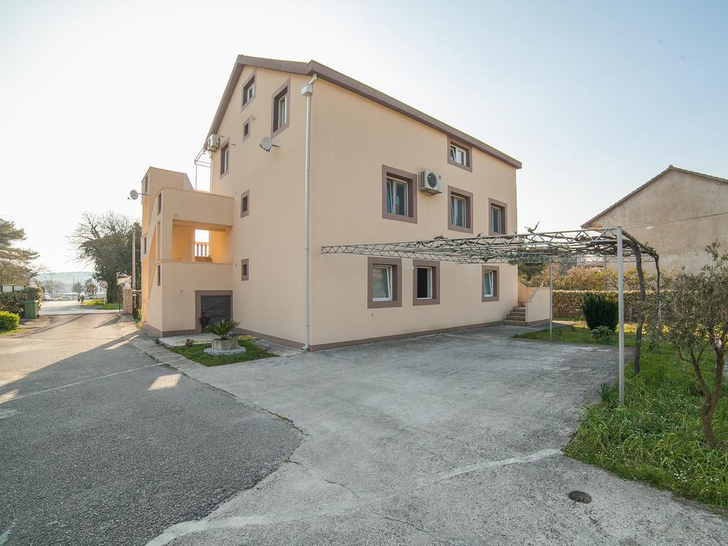 Apartments Ivo Bozinovic ティヴァト エクステリア 写真